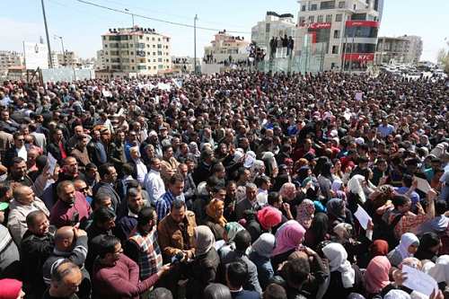 Les enseignants palestiniens suspendent leur grève pendant une semaine après le discours d'Abbas